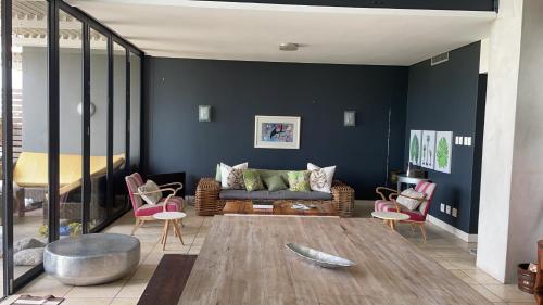 Luxury Beach Front Apartment On Canal - Spacious +