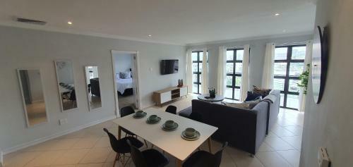 Apartamento Accommodation Front - Lavish 6 Sleeper Penthouse With Stunning Views