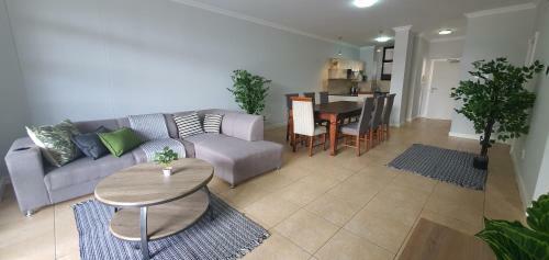 Accommodation Front - Contemporary Style Apartment Near Ushaka Marine World
