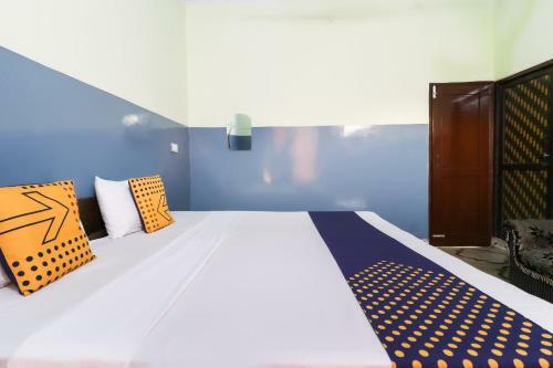 Spot On 61705 Hotel Rose Star