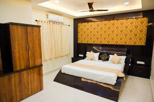 Hotel Golden Bliss