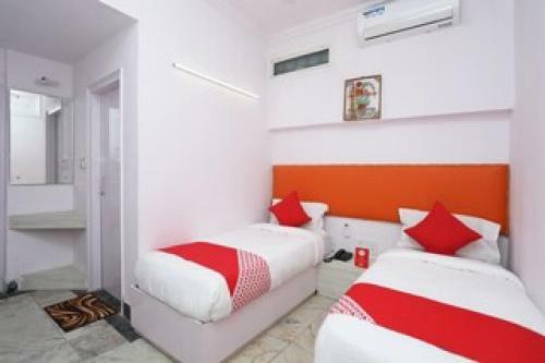 Oyo 80942 Backstreet Hotel