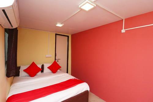Hotel Oyo 23699 People's Castle