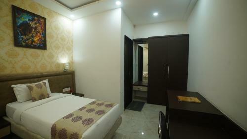 Hotel The Sheesham Tree, Bhopal