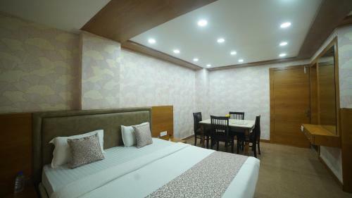 Hotel The Sheesham Tree, Bhopal