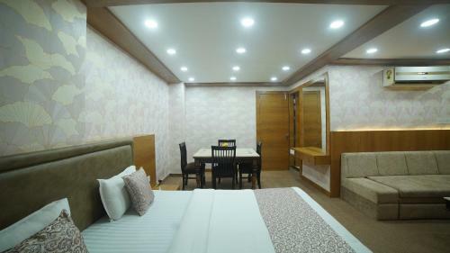 Hotel The Sheesham Tree, Bhopal