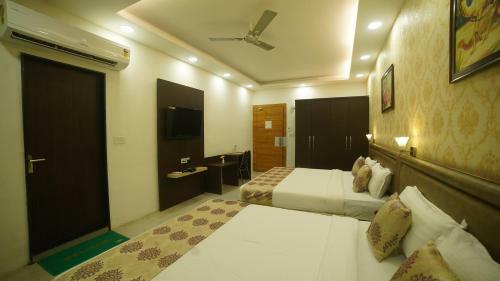 Hotel The Sheesham Tree, Bhopal