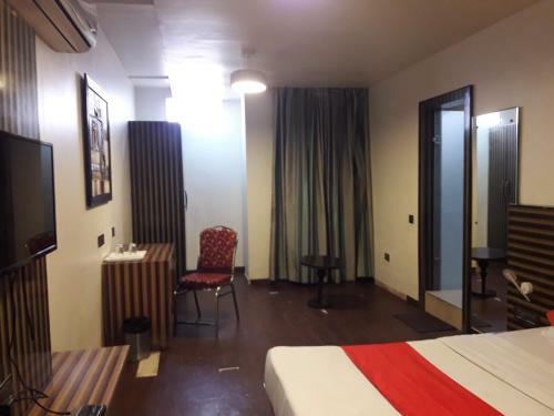 Hotel Sandalwood , Bhopal