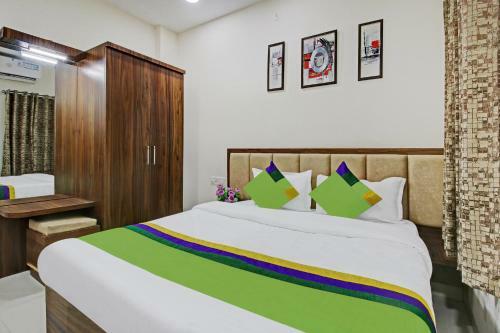 Treebo Trend Hotel Krishna Regency Gautam Nagar