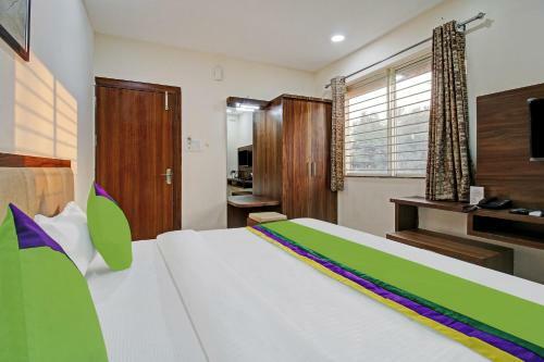 Treebo Trend Hotel Krishna Regency Gautam Nagar