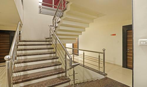 Hotel Treebo Trend Raj Residency Mp Nagar Zone 1