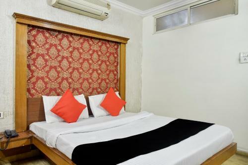 Collection O 82719 Hotel Udit Plaza