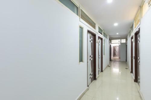 Oyo 30721 Hotel Wow