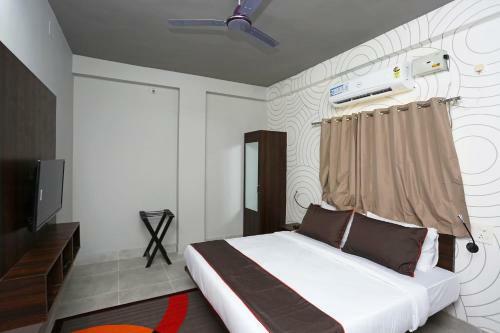 Collection O 19529 Hotel Bhinna Sakala