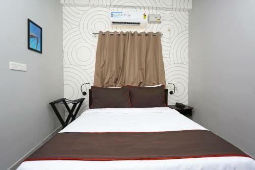 Collection O 19529 Hotel Bhinna Sakala