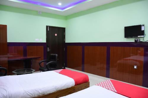 Oyo 27951 Hotel 707