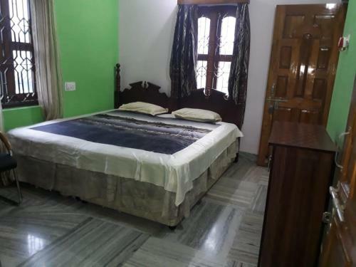 Hostal Work From Home In Bhubaneswar - High Speed Wifi
