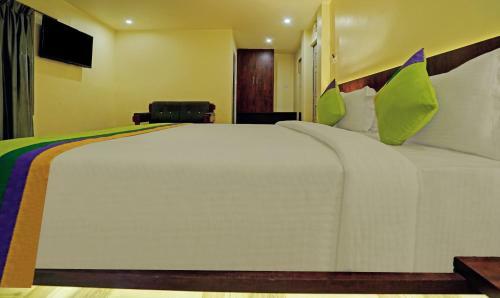 Treebo Trend Hotel Golden Nest Mastercanteen