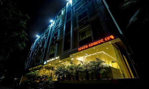 Treebo Trend Hotel Golden Nest Mastercanteen