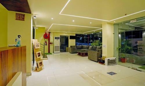Treebo Trend Hotel Golden Nest Mastercanteen