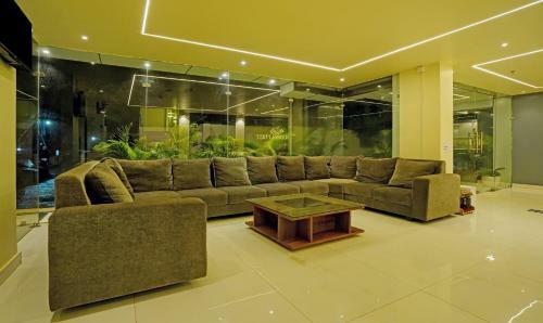 Treebo Trend Hotel Golden Nest Mastercanteen