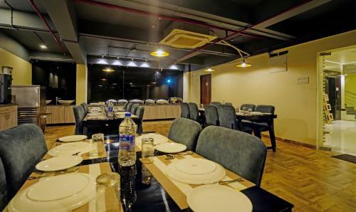 Treebo Trend Hotel Golden Nest Mastercanteen