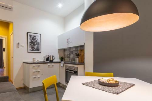 Tram Apartment For 4 Guests
