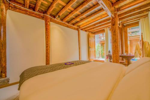 World Wai Thangka Theme Inn