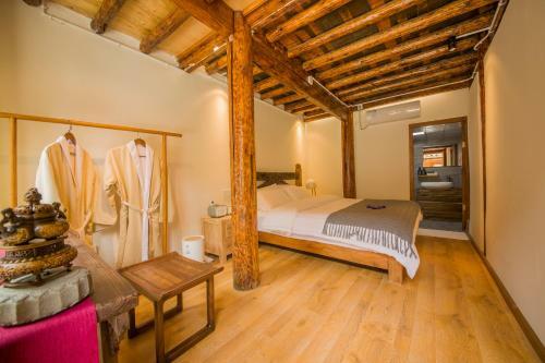 World Wai Thangka Theme Inn
