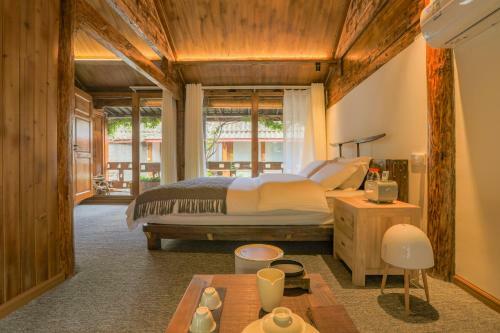 World Wai Thangka Theme Inn