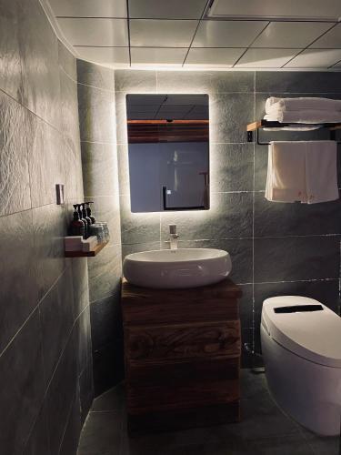 World Wai Thangka Theme Inn