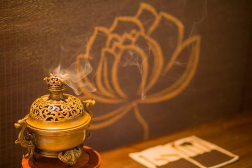 World Wai Thangka Theme Inn