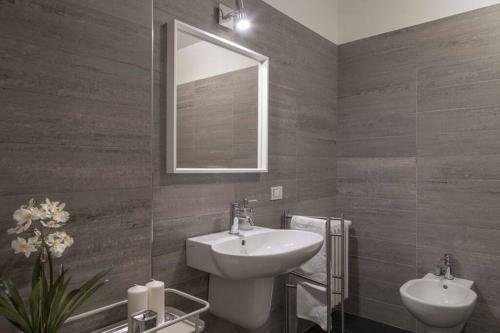 Palazzo Tergesteo Tirabora Suite Apartments