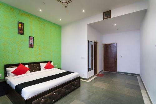 Hotel Capital O 62881 Viram
