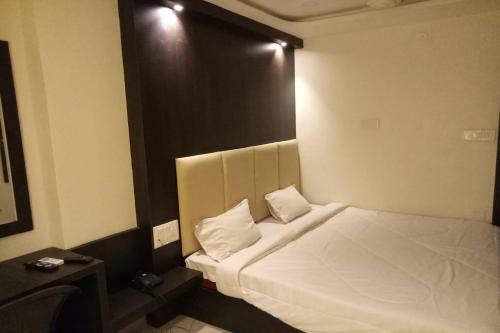 Oyo 82375 Hotel Green Star
