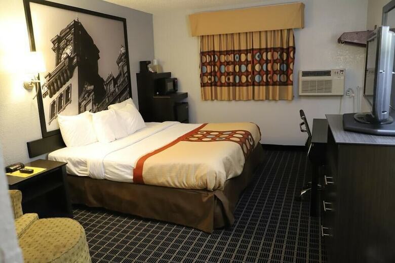 Hotel Super 8 Airport Richmond