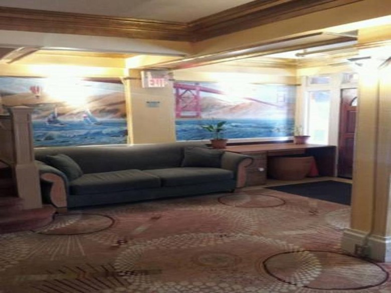 Layne Hotel