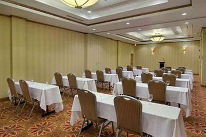Hotel Holiday Inn Richmond Airport
