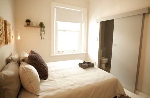 Hostal Moy Guesthouse