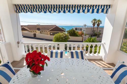 Villa On Camps Bay Drive