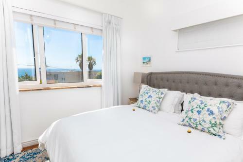 Villa On Camps Bay Drive