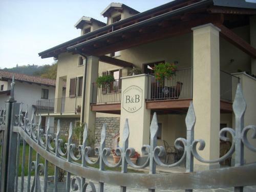 Hostal Maggiociondolo