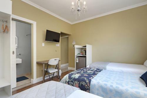 Hostal Camdene Guesthouse
