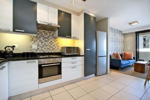 1 Bed Apartment Mario - The Decks