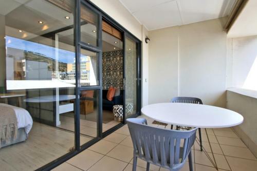 1 Bed Apartment Mario - The Decks