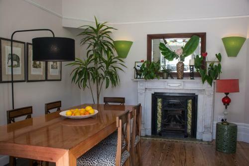 Hostal The Cape Colonial Guest House