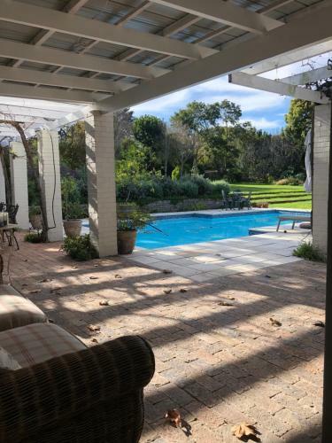 Hostal Guest Suite In Leafy Constantia