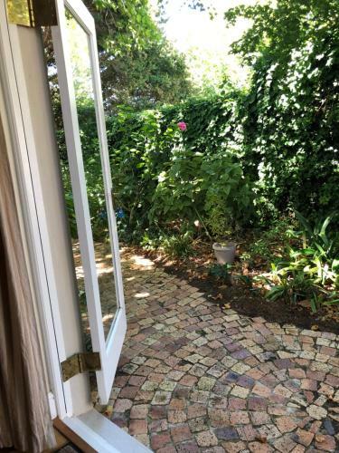 Hostal Guest Suite In Leafy Constantia
