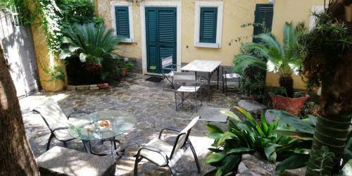 Villino With Garden