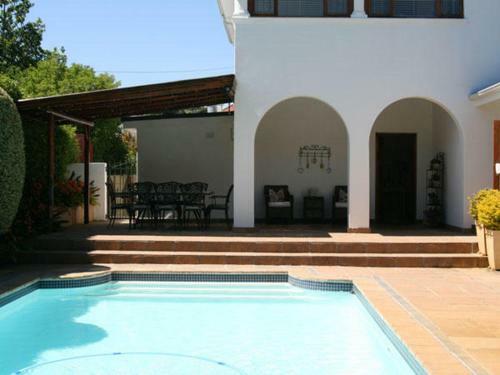 Oakvale Lodge